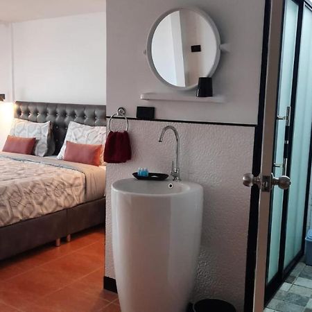 Happy Beach Jomtien Guesthouse Ngoại thất bức ảnh