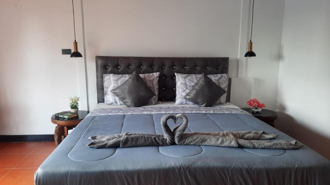 Happy Beach Jomtien Guesthouse Ngoại thất bức ảnh