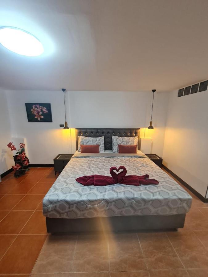 Happy Beach Jomtien Guesthouse Ngoại thất bức ảnh