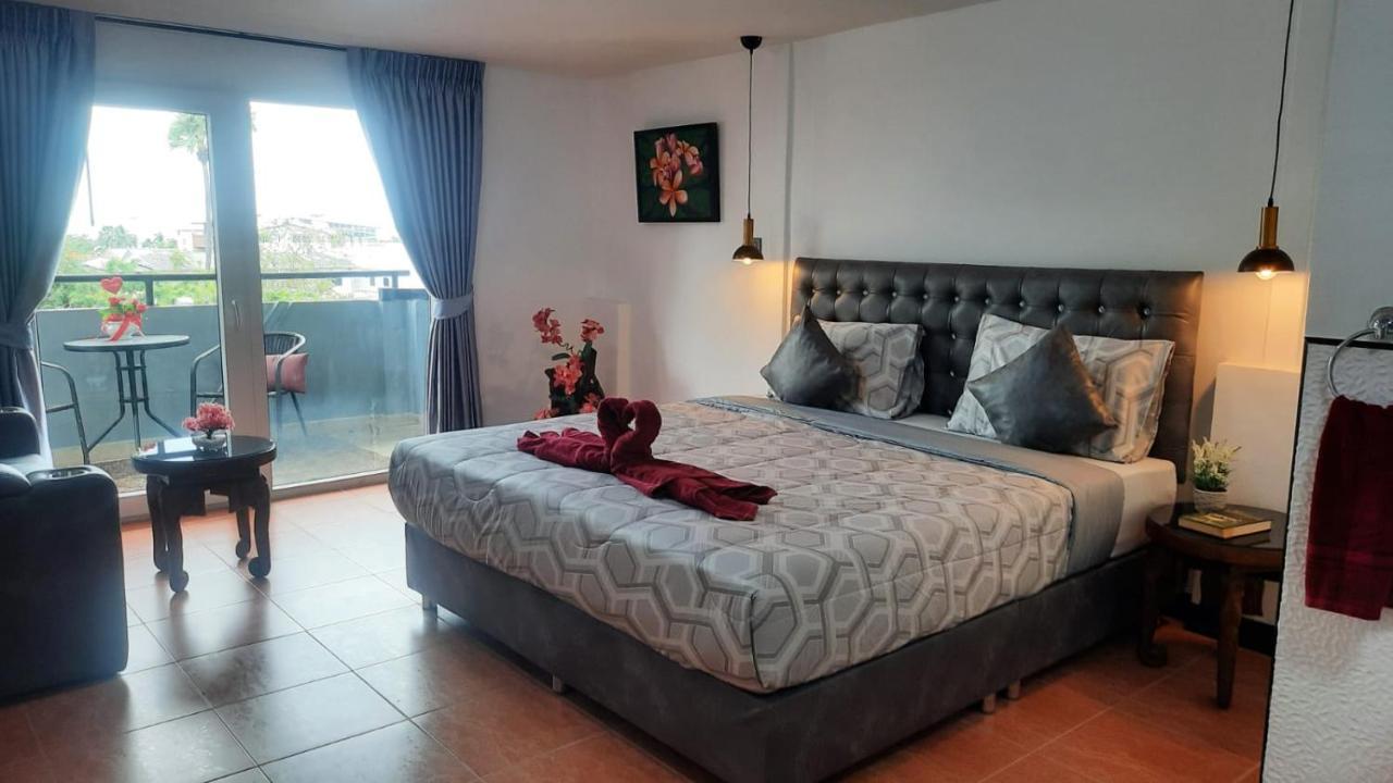 Happy Beach Jomtien Guesthouse Ngoại thất bức ảnh