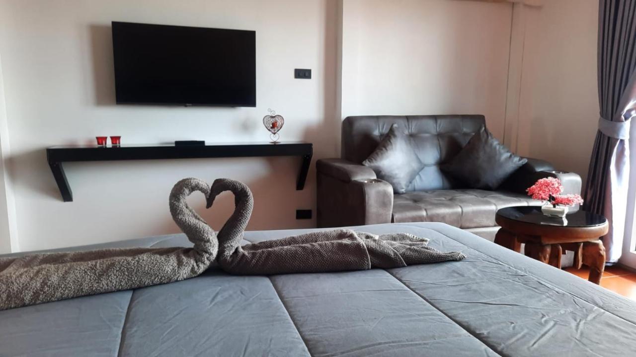 Happy Beach Jomtien Guesthouse Ngoại thất bức ảnh