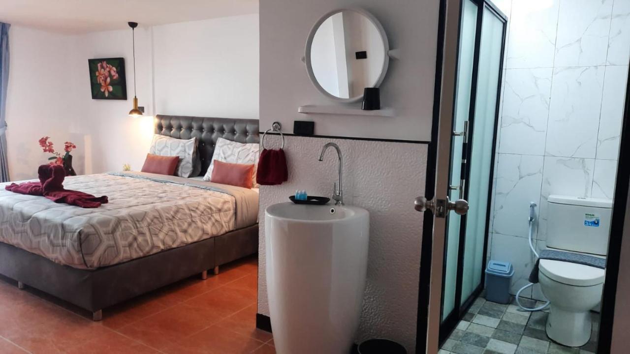 Happy Beach Jomtien Guesthouse Ngoại thất bức ảnh