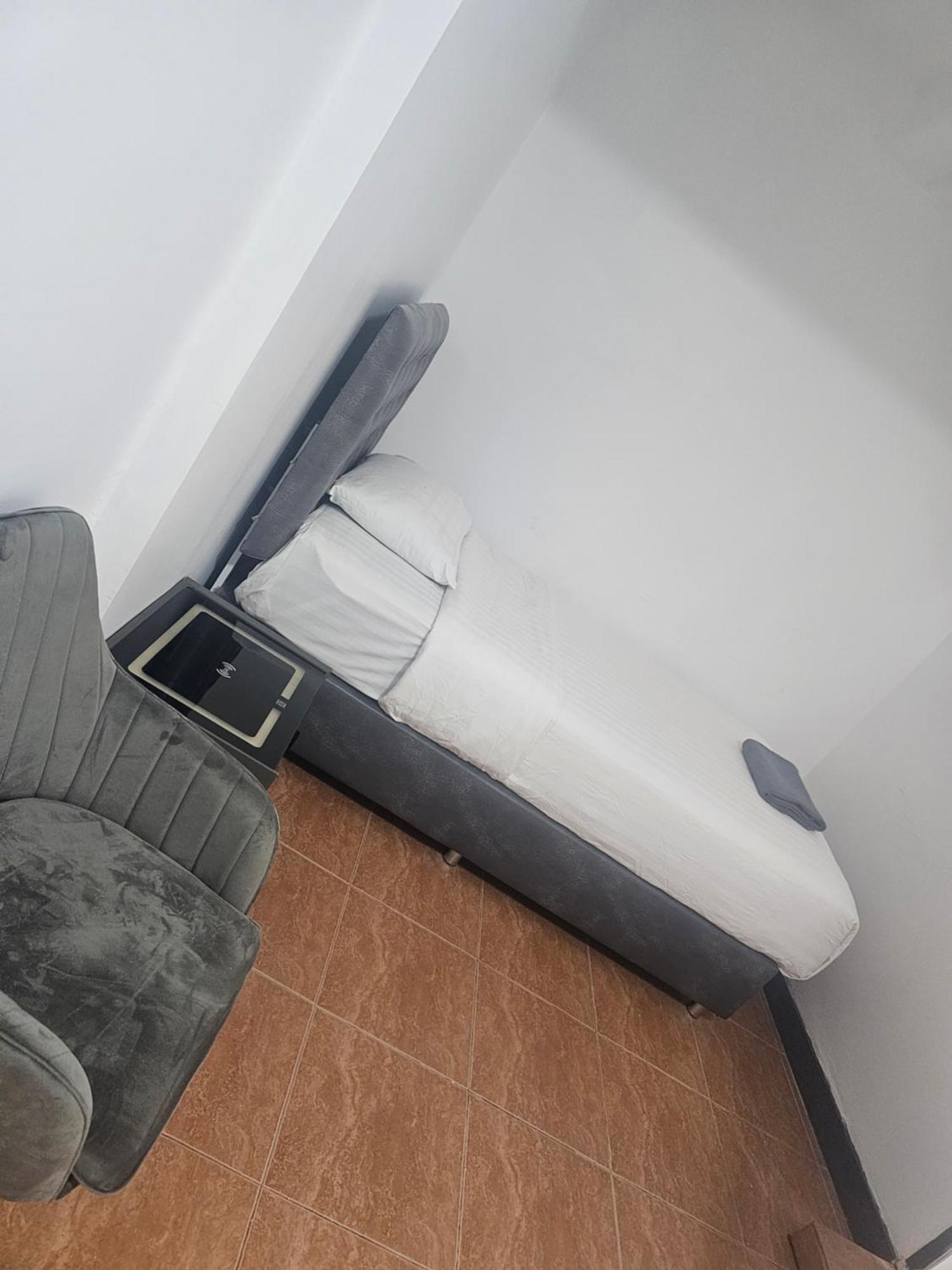 Happy Beach Jomtien Guesthouse Ngoại thất bức ảnh