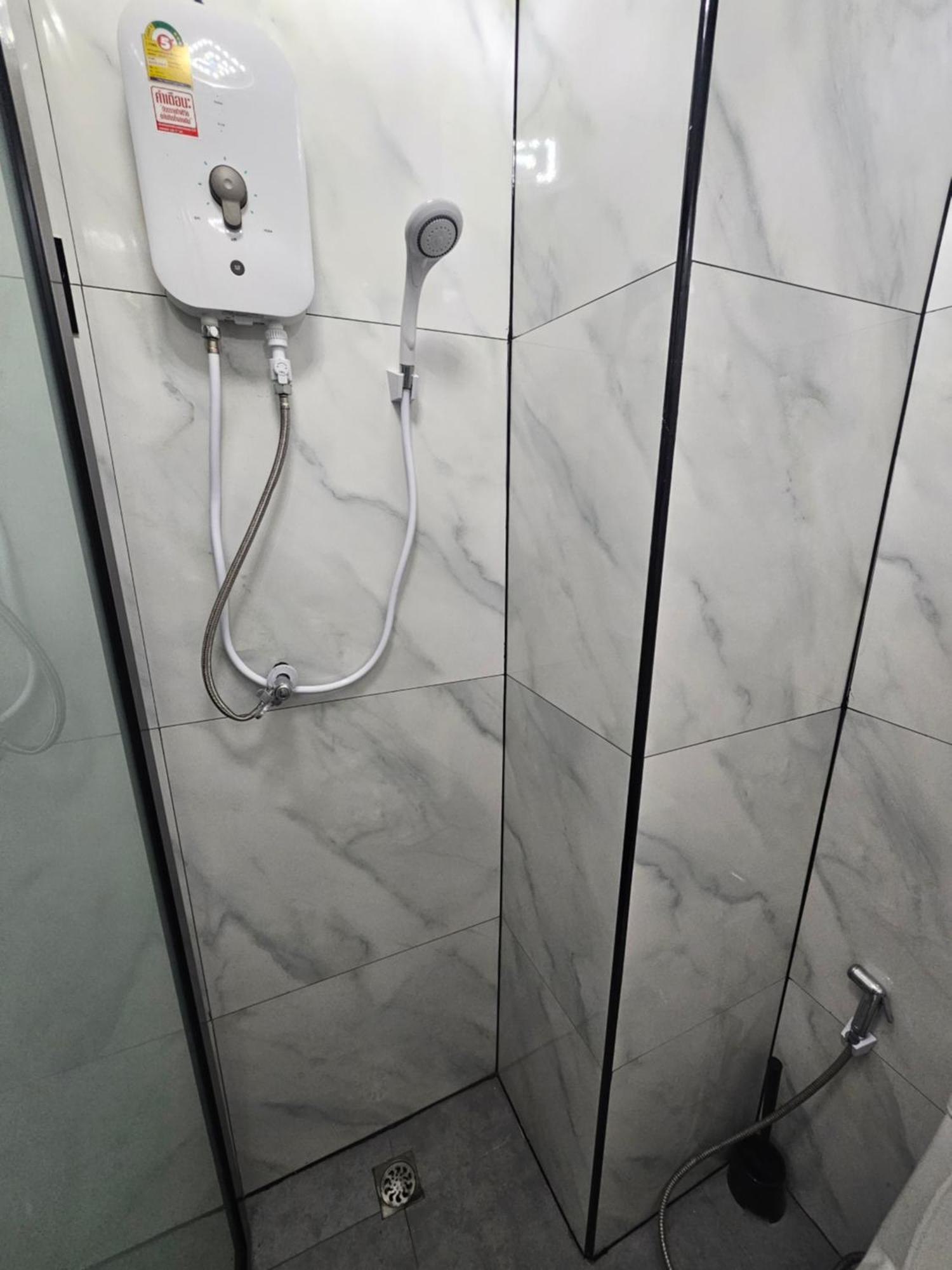 Happy Beach Jomtien Guesthouse Ngoại thất bức ảnh